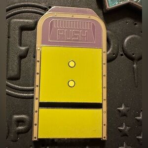 ✨3 for $32✨ Dopey Character Trash Can Pin